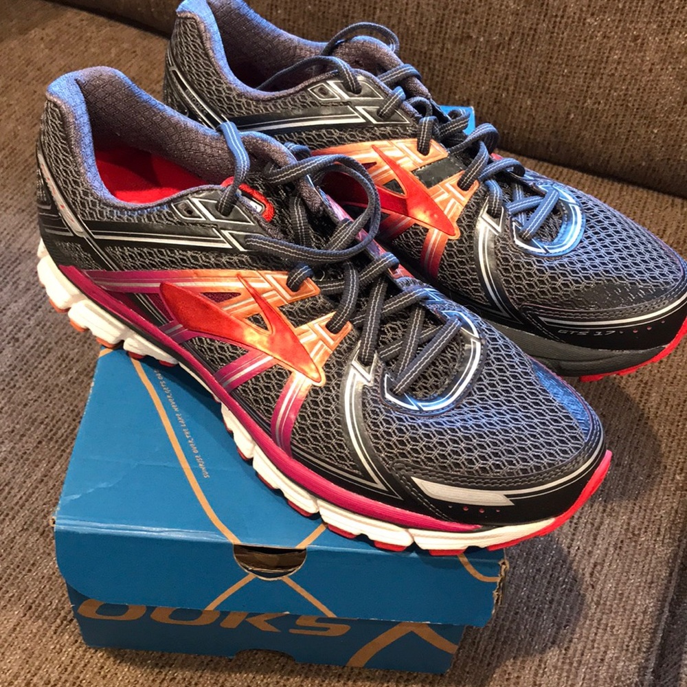 Brooks Adrenaline GTS 17 Size 12